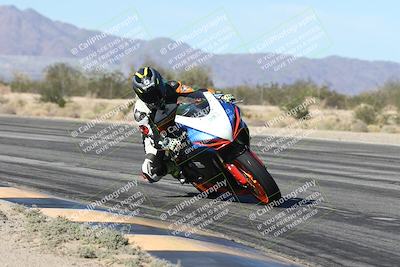 media/Dec-04-2025-Racers Edge (Thu) [[5ebc9f124d]]/3-B Group/3-Session 2 (Turn 7 Inside)/